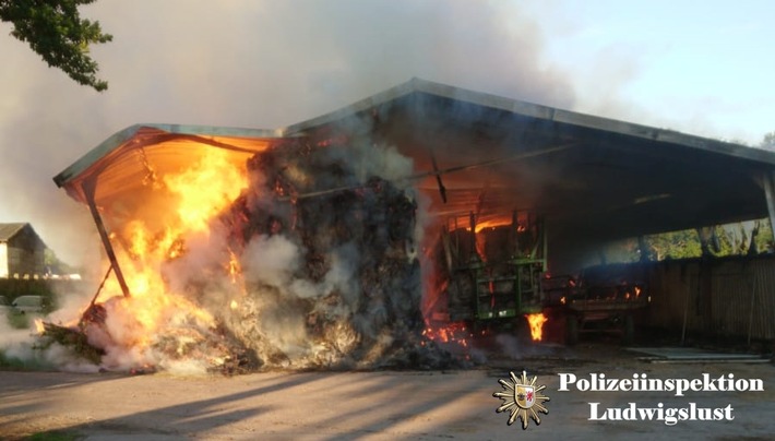 Heftiger Lagerbrand in Zweedorf