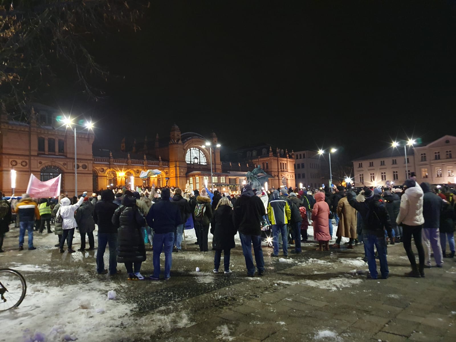 Tausende bei Anti-Impflicht-Demo in Schwerin